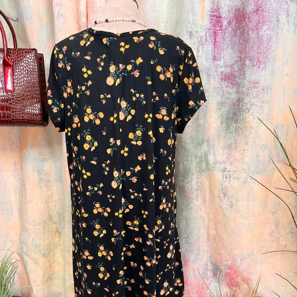 📌Lark + Grey Floral Short Sleeves Soft Flowing Fabric A-Line Dress with Pockets - Picture 4 of 16